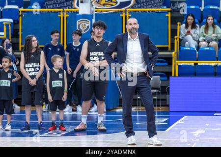 (C) Denis TRASFI / MAXPPP - au Palais des Sports Marcel-Cerdan le 14-04-2024 - Basketball 18ème journée Betclic Elite - Metropolitans 92 - Elan Sporti Banque D'Images