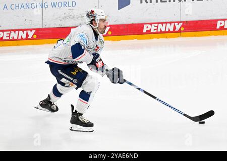 Eishockey DEL - 24/25 - 9. Spieltag : Düsseldorfer EG vs Iserlohn Roosters am 13.10.2024 im PSD Bank Dome in Düsseldorf Iserlohns Hubert Labrie (Nr.16) Foto : osnapix Banque D'Images