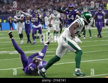 Londres, Royaume-Uni. 06 octobre 2024. Chicago Bears retour dans leur match contre les Jaguars de Jacksonville à White Hart Lane à Londres le dimanche 13 octobre 2024. Les ours ont battu les Jaguars. Photo de Hugo Philpott/UPI crédit : UPI/Alamy Live News Banque D'Images