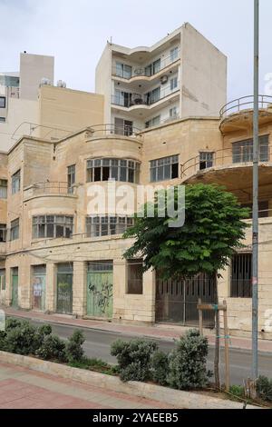 renovierungsbedürftig. besoin de rénovation. vieille maison. vieil hôtel. altes Haus. San Giljan. Malte. Banque D'Images