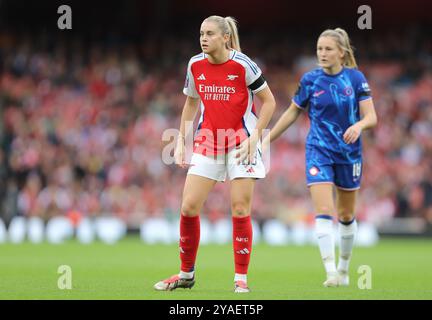 Arsenaux Alessia Russo lors du match de Super League féminine Barclays FA entre Arsenal et Chelsea à l'Emirates Stadium, Londres le samedi 12 octobre 2024. (Photo : Jade Cahalan | mi News) crédit : MI News & Sport /Alamy Live News Banque D'Images