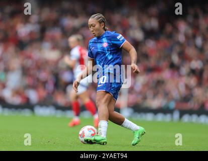 Lauren James de Chelsea lors du match de Super League féminine de Barclays FA entre Arsenal et Chelsea à l'Emirates Stadium de Londres le samedi 12 octobre 2024. (Photo : Jade Cahalan | mi News) crédit : MI News & Sport /Alamy Live News Banque D'Images