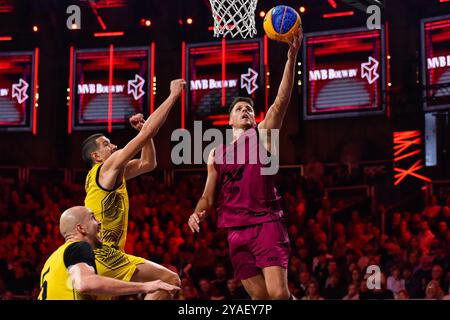 , - 13 OCTOBRE : Strahinja Stojacic - Ub, Dusan Popovic - Liman lors du match de finale FIBA 3x3 World Tour Amsterdam 2024 entre Ub et Liman au Gasthouder le 13 octobre 2024 à Amsterdam, pays-Bas. (Photo de Edwin J.H. de Vries/Orange Pictures) crédit : Orange pics BV/Alamy Live News Banque D'Images