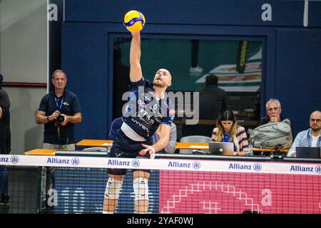 RICCARDO SBERTOLI (ITAS TRENTINO) pendant Allianz Milano vs Itas Trentino, match de Superligue italienne de volleyball Serie A hommes à Milan, Italie, le 13 octobre 2024 Banque D'Images