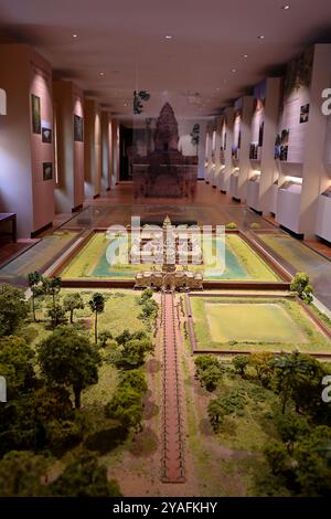 Gros plan de la maquette architecturale de Prasat Sdok Kok Thom, le plus grand temple angkorien de l'est de la Thaïlande, au Centre d'information de Sdok Kok Thom Banque D'Images