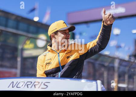 MELBOURNE, AUSTRALIE, 2 AVRIL : Lando Norris, de Grande-Bretagne, au volant de l'écurie McLaren Formula 1 Team, lors du défilé des pilotes avant le départ du rac principal Banque D'Images