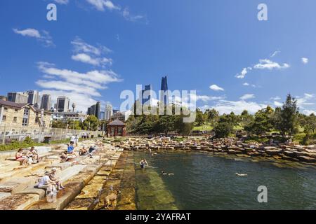 SYDNEY, AUSTRALIE, 03 DÉCEMBRE 2023 : la zone de réserve de Barangaroo et Marrinawi Cove près des Rocks à Sydney, Nouvelle-Galles du Sud, Australie, Océanie Banque D'Images