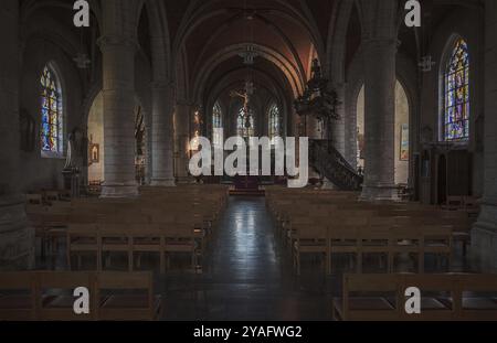 Ternat, région du Brabant flamand, Belgique, 11 04 2022, aménagement intérieur d'une église catholique gothique, Europe Banque D'Images