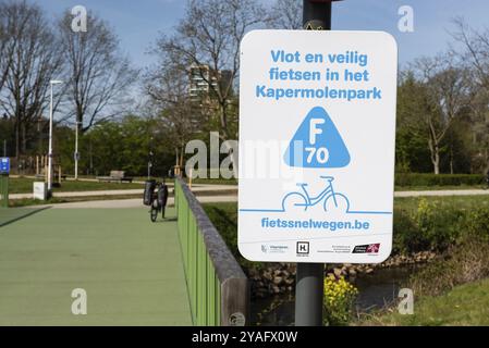 Hasselt, Limbourg, Belgique, 04 12 2022, panneau de la route cyclable F70 de Hasselt à Bilzen, Europe Banque D'Images