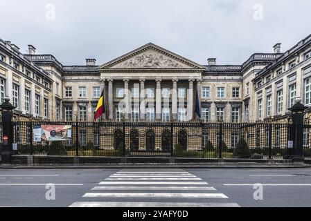 Bruxelles, Belgique, 02 01 2019:clôture et façade du Pariliament fédéral belge de style néo-classique, Europe Banque D'Images