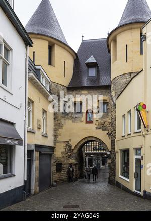 Valkenburg, Limbourg, pays-Bas, 04 06 2022- tours jumelles de la porte médiévale de la ville, Europe Banque D'Images