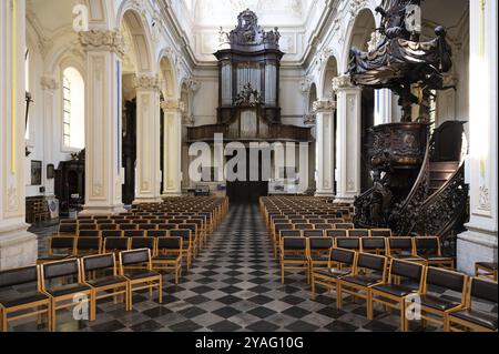 Hoegaarden, Brabant flamand, Belgique, 08 02 2022, décoration intérieure rococo de l'église catholique Saint Gorgonius, Europe Banque D'Images