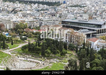 Athènes, Attique, Grèce, 12 26 2019 courte télé vue sur le musée de l'Acropole tel que pris de la colline de l'Acropole, Europe Banque D'Images