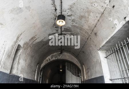 Breendonk, Belgique, 12 09 2017 : Old WWII prison camp Hallway intérieur, Europe Banque D'Images