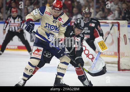 LanxessArena, Cologne, Rhénanie du Nord-Westphalie, Alexander Karachun (Schwenninger Wild Wings, #47), Jan-Luca Sennehnn (Koelner haie, #17), PENNY DEL, Ko Banque D'Images