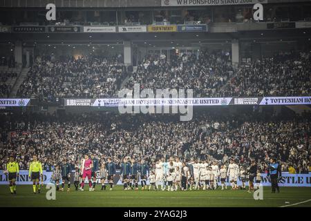 MELBOURNE, AUSTRALIE, 22 MAI : Tottenham Hotspur affronte Newcastle United lors de la Global Football week au Melbourne Cricket Ground le 22 mai 2024 Banque D'Images