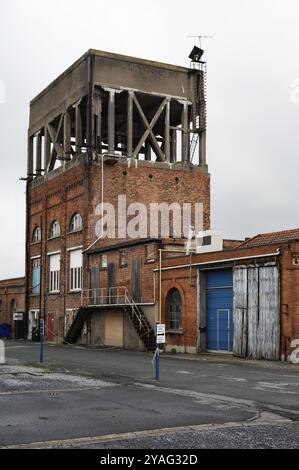 Aalst, Brabant flamand, Belgique, 11 02 2022, site industriel en briques, aujourd'hui transformé en salle polyvalente, Europe Banque D'Images