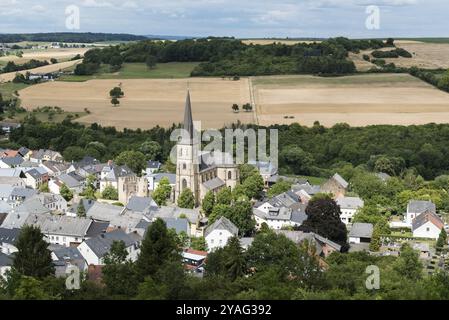 Welschbillig, Rhénanie-Palatinat- Allemagne, 08 08 2020 vue sur le village, prise des collines en été Banque D'Images