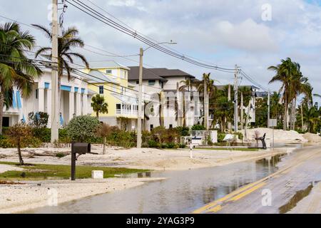 Maisons de luxe inondées après une forte onde de tempête de l'ouragan Milton 2024 Banque D'Images