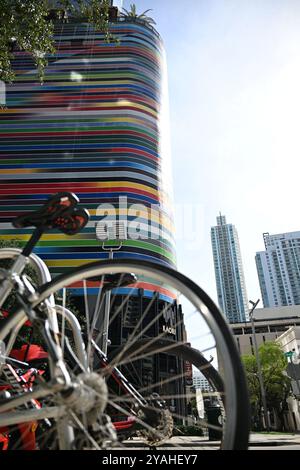 Miami Brickell dans une journée tranquille Banque D'Images
