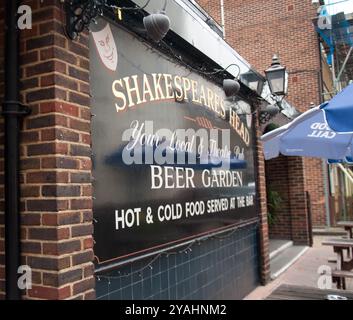 The Shakespeare's Head, Pub and Beer Garden, Islington, Londres, Angleterre, Royaume-Uni - Pub, Restaurant, pub local et Theatre Pub Banque D'Images