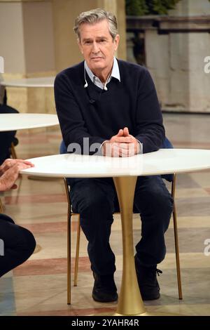 Roma, Latium. 14 octobre 2024. Rupert Everett pendant l'émission de télévision I fatti Vostri. Rome (Italie), 14 octobre 2024 crédit : massimo insabato/Alamy Live News Banque D'Images