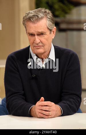 Roma, Latium. 14 octobre 2024. Rupert Everett pendant l'émission de télévision I fatti Vostri. Rome (Italie), 14 octobre 2024 AllShotLive Credit : Sipa USA/Alamy Live News Banque D'Images