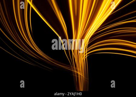 Fond de technologie moderne abstrait. Concept de vélocité. Onde lumineuse futuriste de lignes incandescentes. Banque D'Images