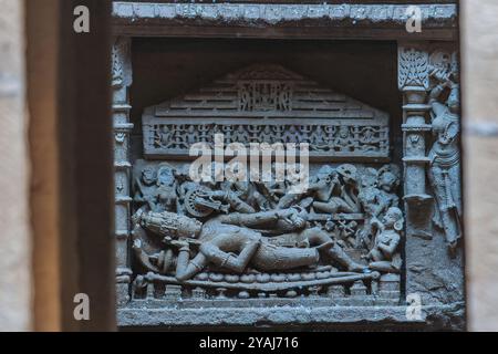 10 20 2007 Sheshashahi-Vishnu Rani ki vav STEP Well pierre sculptant Patan Gujarat Inde.Asie. Banque D'Images