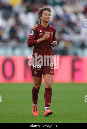 Turin, Italie, 13 octobre 2024. Valentina Giacinti de L'AS Roma lors du match de Serie A Femminile au stade Allianz de Turin. Le crédit photo devrait se lire : Jonathan Moscrop / Sportimage Banque D'Images