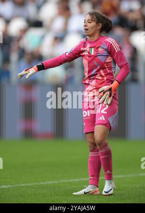 Turin, Italie, 13 octobre 2024. Camelia Ceasar de L'AS Roma réagit lors du match de Serie A Femminile au stade Allianz de Turin. Le crédit photo devrait se lire : Jonathan Moscrop / Sportimage Banque D'Images