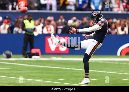 Tottenham Hotspur Stadium, Londres, Royaume-Uni. 13 octobre 2024. NFL UK Football, Jacksonville Jaguars versus Chicago Bears ; Chicago Bears Punter Tory Taylor (19) crédit : action plus Sports/Alamy Live News Banque D'Images