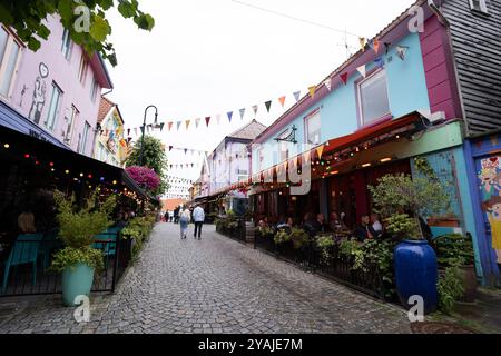 Stavanger, Norvège - 6 août, Norvège : Fargegaten, également connu sous le nom de Øvre Holmegate, une rue animée et colorée située à Stavanger, en Norvège. C'est famo Banque D'Images