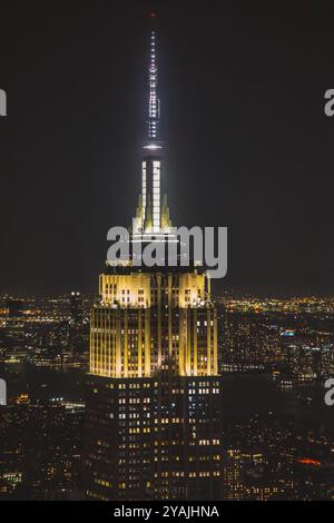 Vue nocturne de l'Empire State à Manhattan, New York Banque D'Images