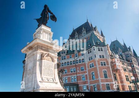 Monument historique Samuel de Champlain et château frontenac dans le vieux Québec Canada. Banque D'Images