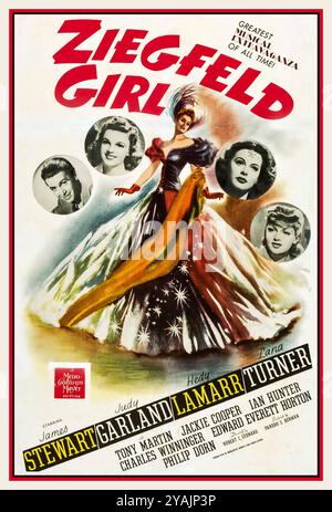 ZIEGFELD GIRL affiche de film vintage pour le film Ziegfeld Girl de 1941. Avec James Stewart Judy Garland Hedy Lamar Lana Turner réalisé par Robert Z Leonard Ziegfeld Girl est un film musical américain réalisé par Robert Z. Leonard en 1941 et mettant en vedette James Stewart, Judy Garland, Hedy Lamarr, Lana Turner, Tony Martin, Jackie Cooper, Eve Arden et Philip Dorn. Le film, qui met en vedette des numéros musicaux de Busby Berkeley, a été produit par Metro-Goldwyn-Mayer. Situé dans les années 1920, le film raconte les histoires parallèles de trois femmes qui deviennent des interprètes dans le célèbre spectacle de Broadway les Ziegfeld Follies. Banque D'Images