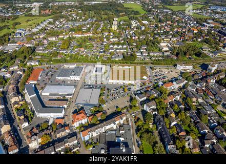 Luftbild, Einkaufszentrum Westfalenstraße mit Kaufland, Netto und DM Supermarkt, Stadt Witten Technisches Rathaus, Wohngebiet Freiligrathstraße, rechts Baustelle für neues Bildungsquartier und Erlöserkirche, Annen, Witten, Ruhrgebiet, Nordrhein-Westfalen, Deutschland ACHTUNGxMINDESTHONORARx60xEURO *** vue aérienne, centre commercial Westfalenstraße avec supermarché Kaufland, Netto et DM, mairie technique de la ville de Witten, quartier résidentiel Freiligrathstraße, sur le bon chantier pour le nouveau quartier éducatif et Erlöserkirche, Annen, Witten, Ruhr, Rhénanie du Nord-Westphalie, Allemagne ATT Banque D'Images