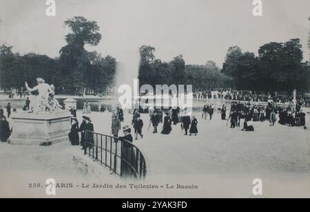 Photographie vintage du jardin des Tuileries, du bassin (le jardin des Tuileries, le bassin). Paris, France. 1900-1905 Banque D'Images