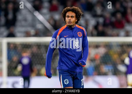 Munich, Allemagne. 14 octobre 2024. MUNICH, ALLEMAGNE - 14 OCTOBRE : Joshua Zirkzee, des pays-Bas, regarde le match du groupe 3 de la Ligue A De l'UEFA Nations League 2024/2025 entre l'Allemagne et les pays-Bas à l'Allianz Arena le 14 octobre 2024 à Munich, en Allemagne. (Photo de Pieter van der Woude/Orange Pictures) crédit : Orange pics BV/Alamy Live News Banque D'Images