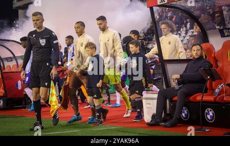 Bruxelles, Belgique. 14 octobre 2024. Les joueurs belges photographiés au début d'un match de football entre l'équipe nationale belge de football Red Devils et la France, match 4 (sur 6) dans le Groupe 2 de la Ligue A de l'UEFA Nations League 2025, lundi 14 octobre 2024 à Bruxelles. BELGA PHOTO VIRGINIE LEFOUR crédit : Belga News Agency/Alamy Live News Banque D'Images