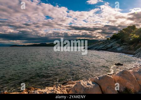 Vue panoramique depuis l'île de Porquerolles, depuis Fort Sainte Agathe, dans le Parc National de Port Cros, Var, Provence, France Banque D'Images