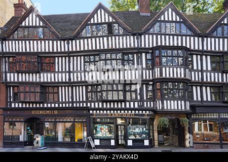 Staple Inn, un bâtiment commercial datant des années 1500, l'un des rares à avoir survécu au Grand incendie de Londres Banque D'Images