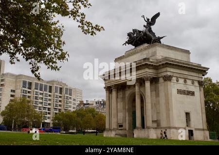 L'arche Wellington de Decimus Burton, également connue sous le nom de Constitution Arch ou à l'origine de Green Park Arch, Hyde Park Corner, Londres, Angleterre. Banque D'Images