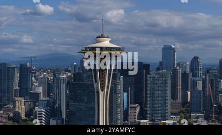 Vue aérienne de la Seattle Space Needle dans le quartier de Lower Queen Anne Banque D'Images