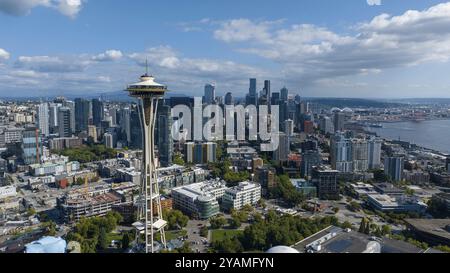 Vue aérienne de la Seattle Space Needle dans le quartier de Lower Queen Anne Banque D'Images