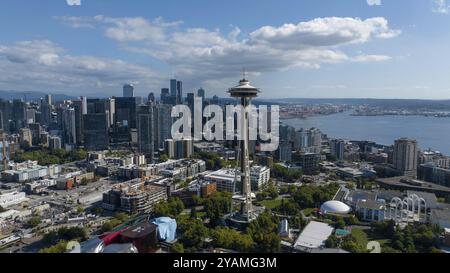 Vue aérienne de la Seattle Space Needle dans le quartier de Lower Queen Anne Banque D'Images