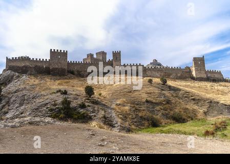 La forteresse de Gênes, vue sur la péninsule de Crimée. Sudak, Crimée, Ukraine, Europe Banque D'Images