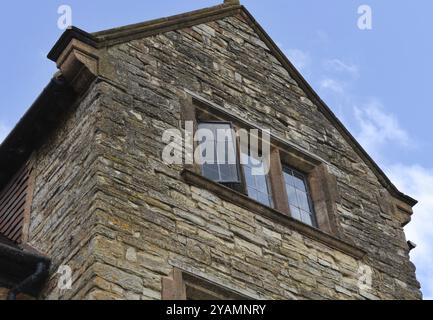 Billesley est un village et une paroisse civile dans le district de Stratford dans le Warwickshire, en Angleterre. Il date de 1610 et fonctionne maintenant comme un hôtel Banque D'Images