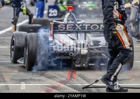 Le pilote de la série INDYCAR, SANTINO FERRUCCI (14) de Woodbury, Connecticut, apporte sa voiture en service lors du Grand Prix de Portland AT Bitnile.com Banque D'Images