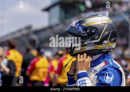 ALEX PALOU (10), pilote INDYCAR de Barcelone, en Espagne, et son écurie Chip Ganassi Racing Honda, se préparent à se qualifier pour les 500 Indianapolis à l’Indiana Banque D'Images